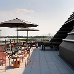 Moxy Bonn Airport 4*