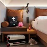Moxy Bonn Airport קלן