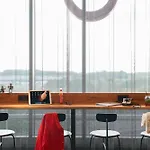 Moxy Bonn Airport מלון 4*