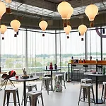 Moxy Bonn Airport 4* קלן