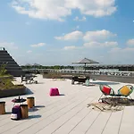מלון Moxy Bonn Airport קלן