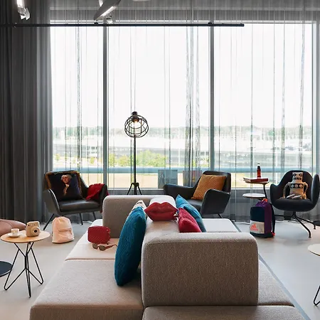 Moxy Bonn Airport