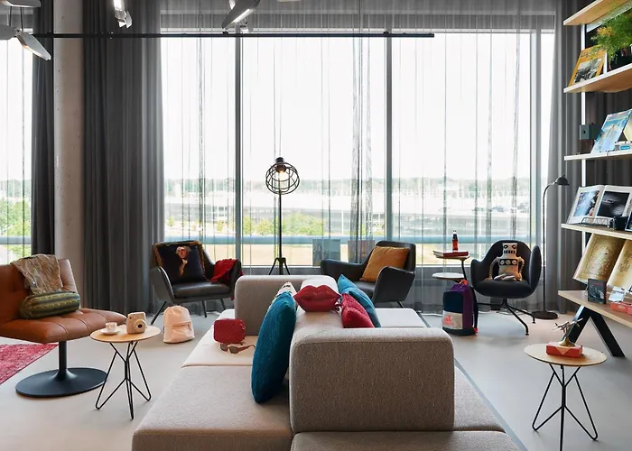 Moxy Bonn Airport Hotel Kolonia