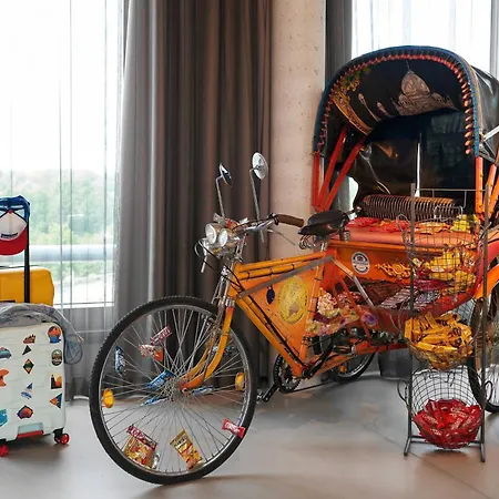 Moxy Bonn Airport Szálloda