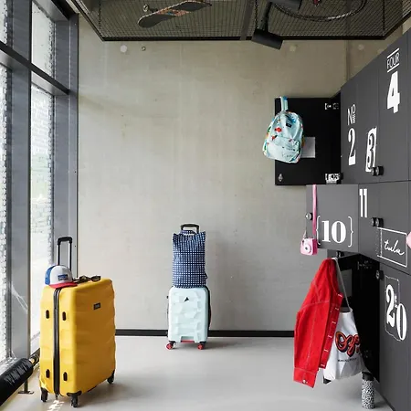 Szálloda Moxy Bonn Airport 3*