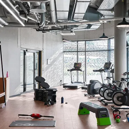 Moxy Bonn Airport Kolín nad Rýnem