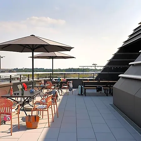 מלון Moxy Bonn Airport