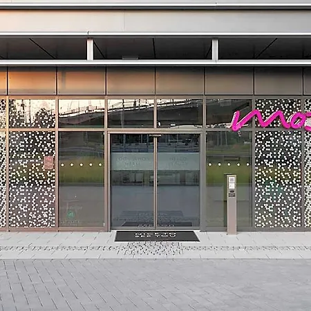Moxy Bonn Airport 4*