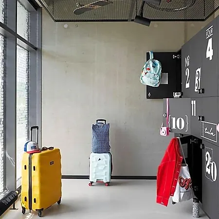 Moxy Bonn Airport מלון