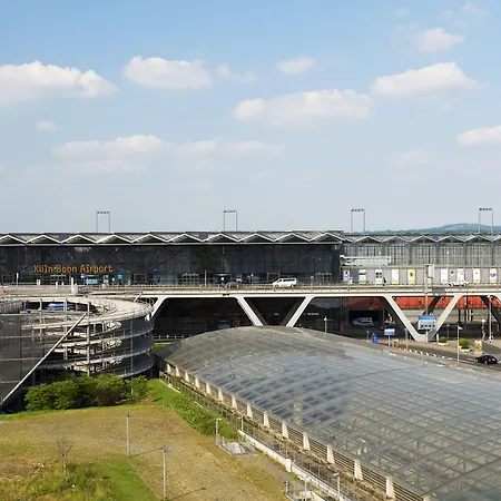 Moxy Bonn Airport Hotel