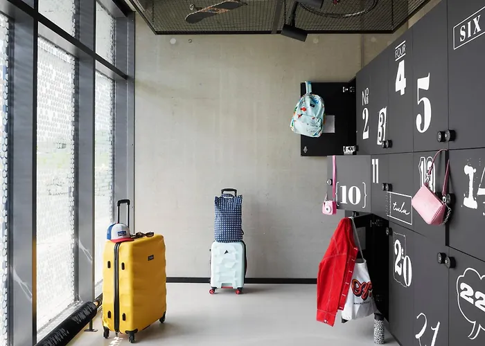 Szálloda Moxy Bonn Airport 4*