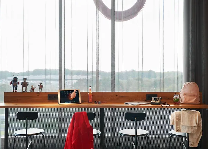 Moxy Bonn Airport Szálloda 4*