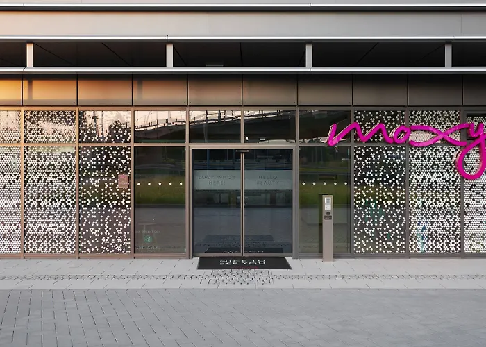 Moxy Bonn Airport Szálloda