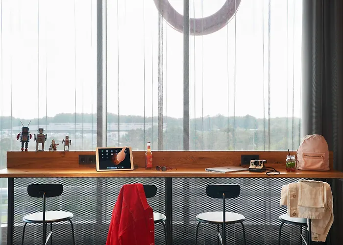 Moxy Bonn Airport Hotel