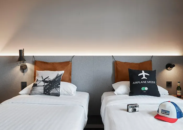 Moxy Bonn Airport Szálloda Köln