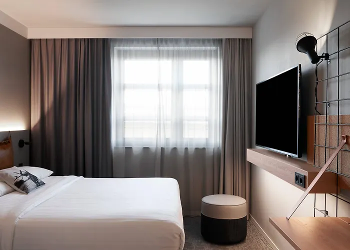Szálloda Moxy Bonn Airport 4*