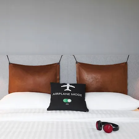 Moxy Bonn Airport Ξενοδοχείο