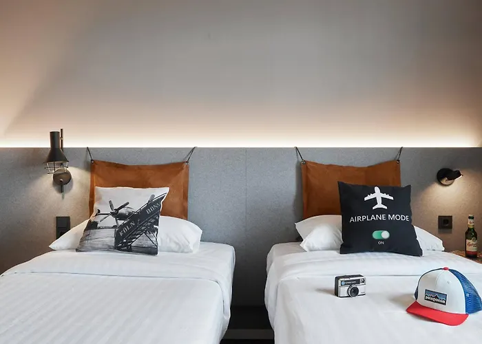 Moxy Bonn Airport 4* 쾰른