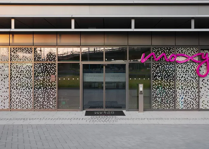 호텔 Moxy Bonn Airport