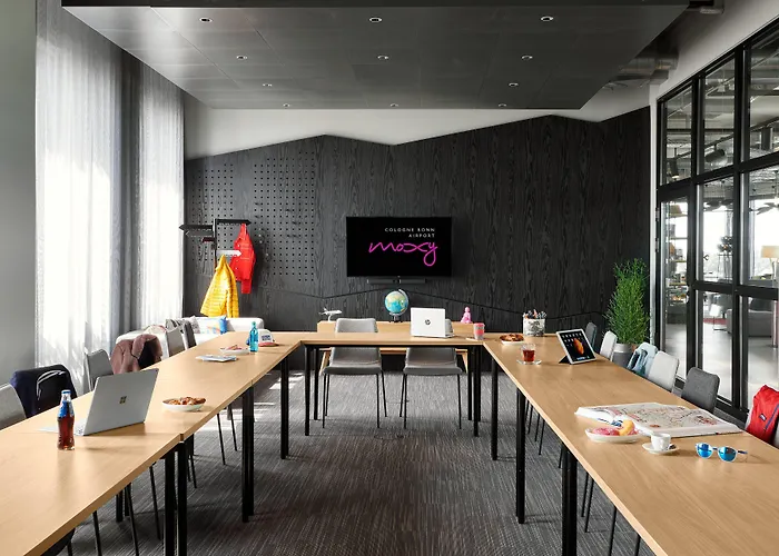 Moxy Bonn Airport 호텔 쾰른