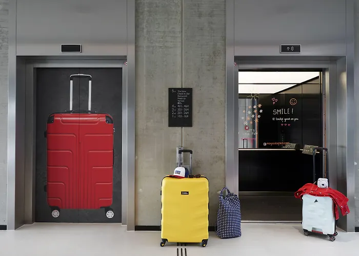 Moxy Bonn Airport 호텔 4*