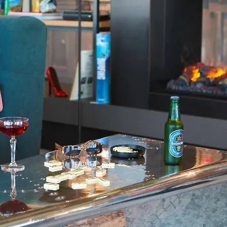 Moxy Bonn Airport 4* Köln