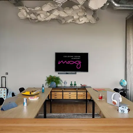 Hotell Moxy Bonn Airport