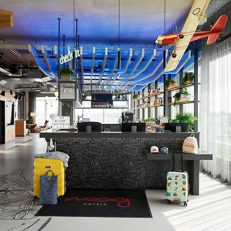 Moxy Bonn Airport Hotell 4*