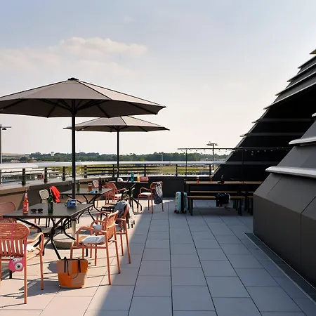 Moxy Bonn Airport 4* Colonia