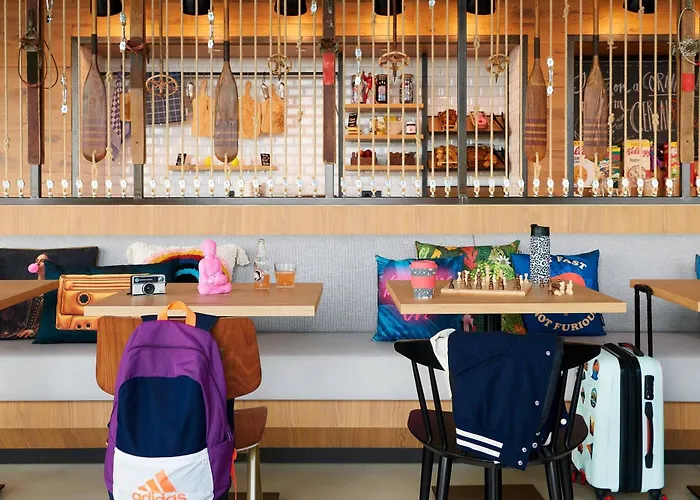 Moxy Bonn Airport 4*