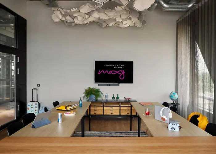 Hotel Moxy Bonn Airport